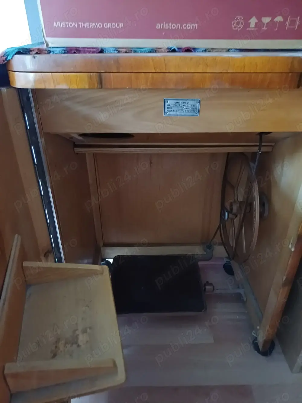 Mașina de cusut Ileana 1960