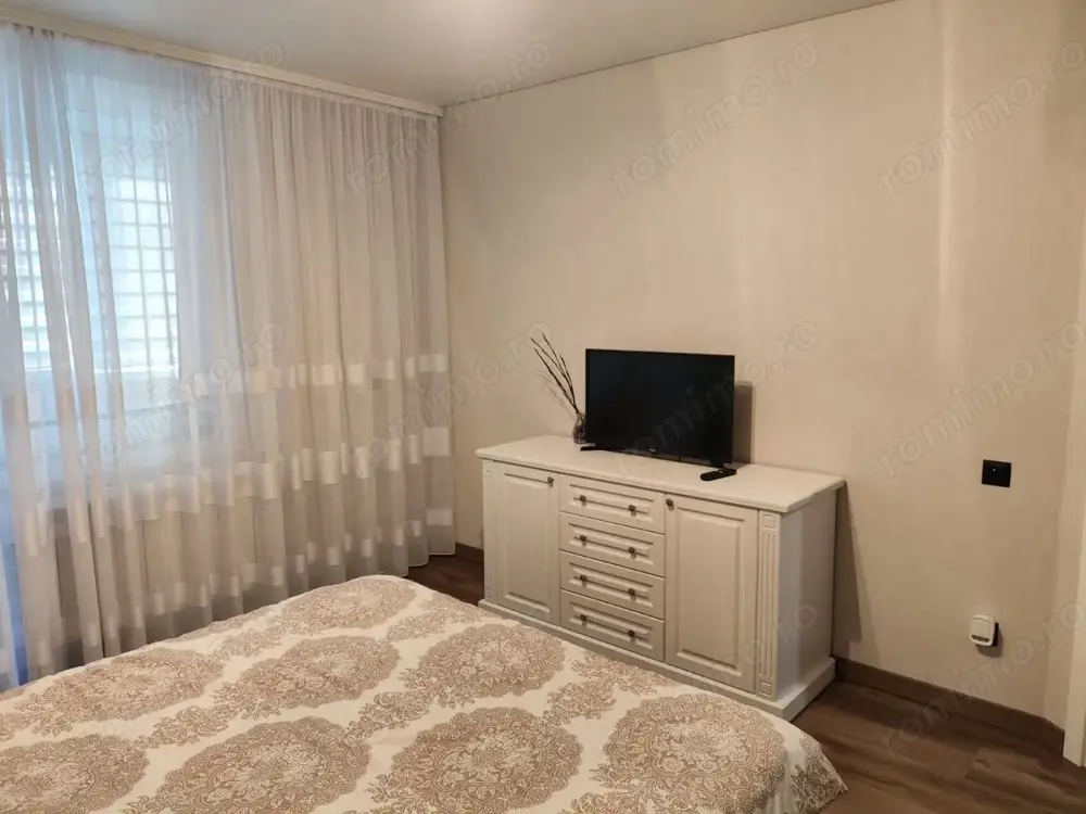 Garsoniera de inchiriat in zona Aparatorii Patriei