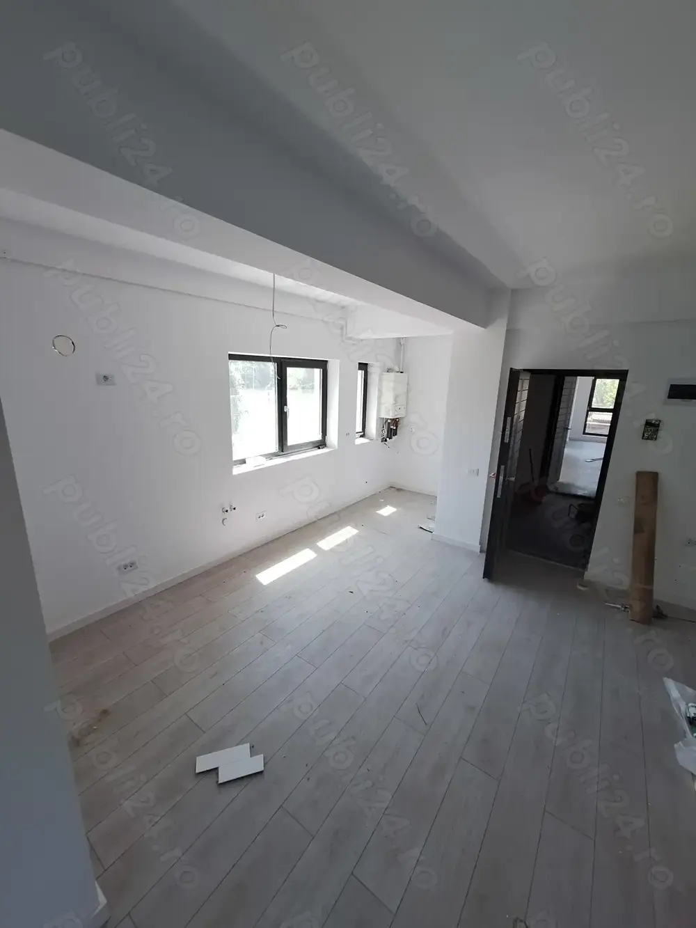 3 camere bloc nou  zona zavoi,et 1,garaj subteran