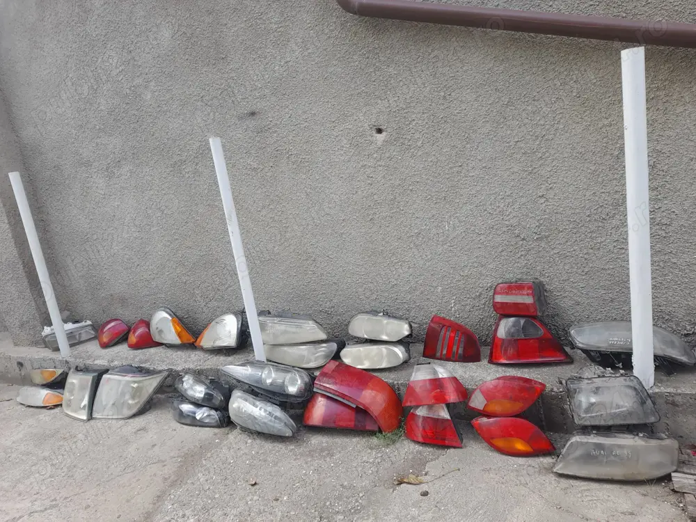 Faruri stopuri spate diferite mărci Alfa romeo Audi Ford Bmw rover Peugeot etc 