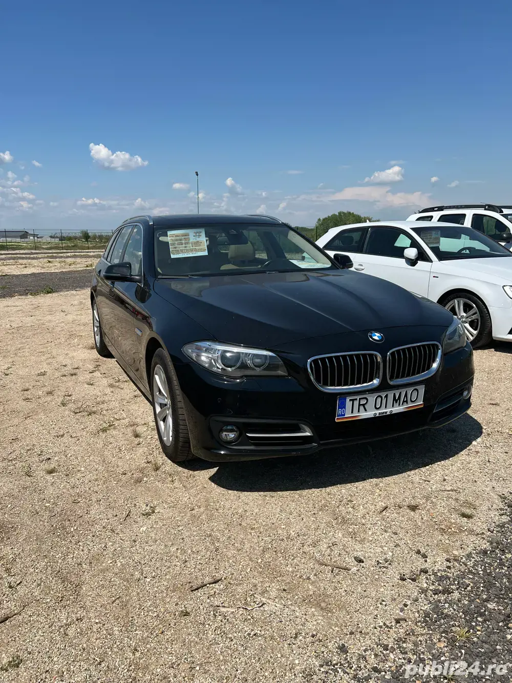 BMW Seria 5 Touring F11   520d xDrive   Head-Up, Trapa Panoramică, Navi   2015