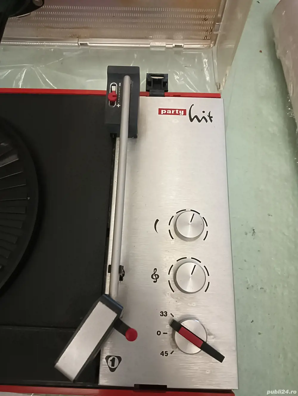 Pikup Unitra licenta telefunken cu amplificare si difuzor,are nevoie de doza!