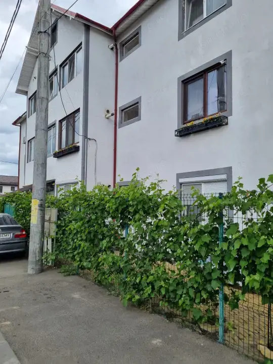 Apartament 3 camere decomandat, 68 mp ,zona 1 Mai ,Ciuperca.