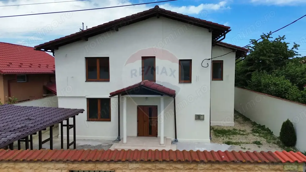 Casă cu 6 camere de vânzare în Pitești