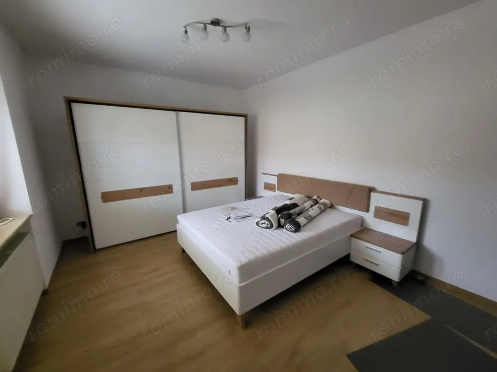 Inchiriez casa în Dumbravita 