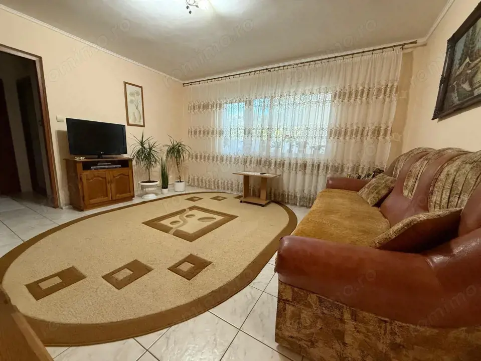 Apartament 2 camere, semidecomandat, parter, 60 mp - Calea Buziasului