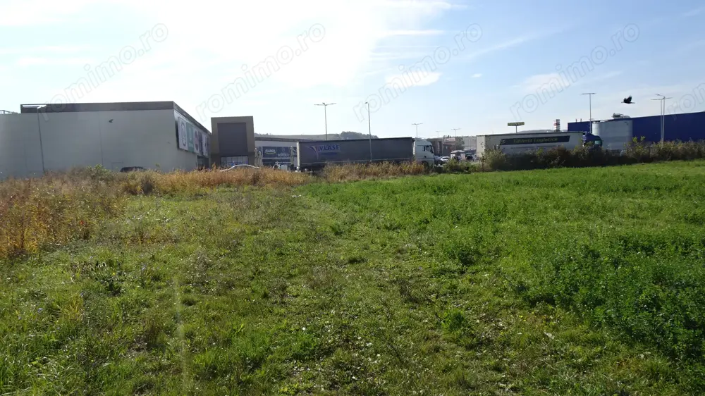 Vand teren intravilan in Deva suprafata totala 43 000 mp, zona Auchan sau Mol Deva, 3 cai de acces 