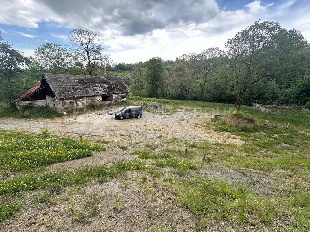Teren intravilan 3054mp cu utilitati+constructie pe teren, langa vila Bran