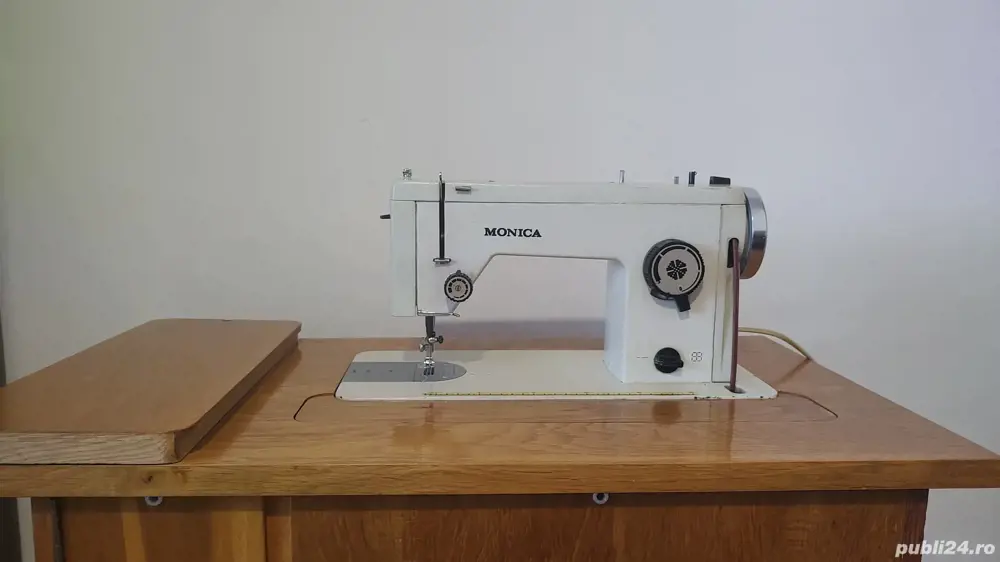 Masina de cusut Monica