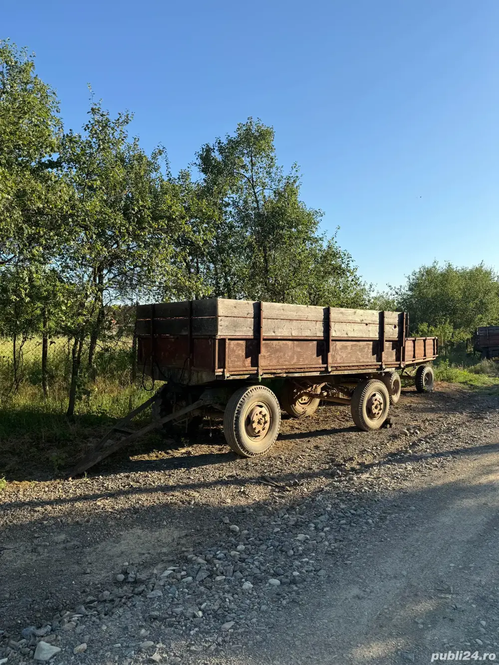 vand remorci agricole