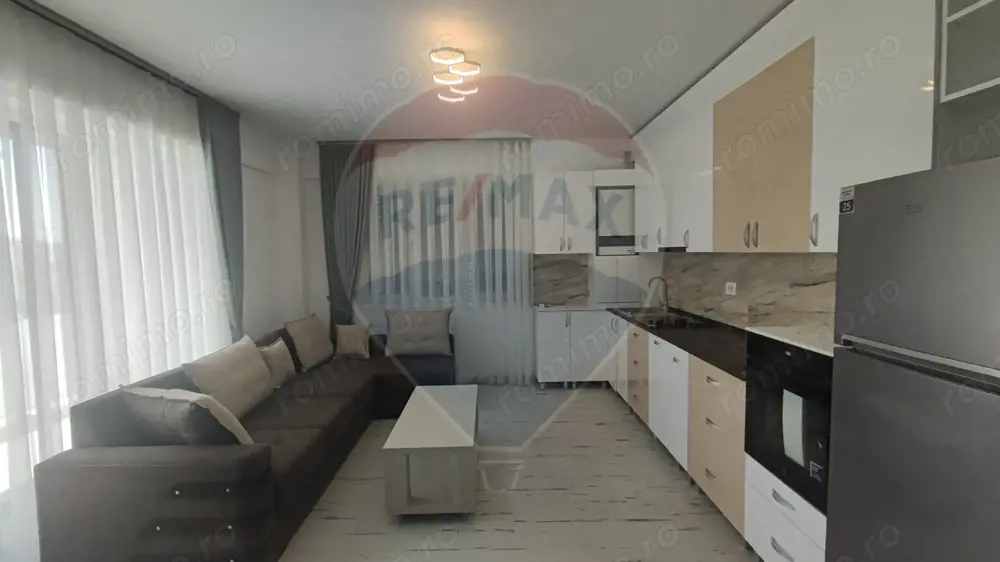 De inchiriat apartament 3 camere lux  etaj 1 zona podul Centenar