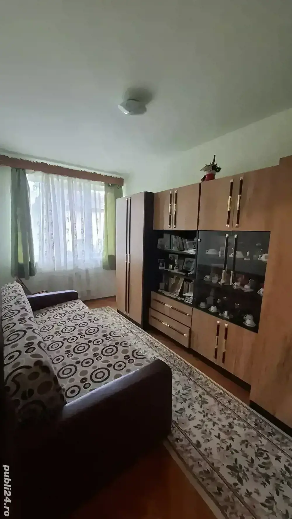 De vanzare apartament 3 camere