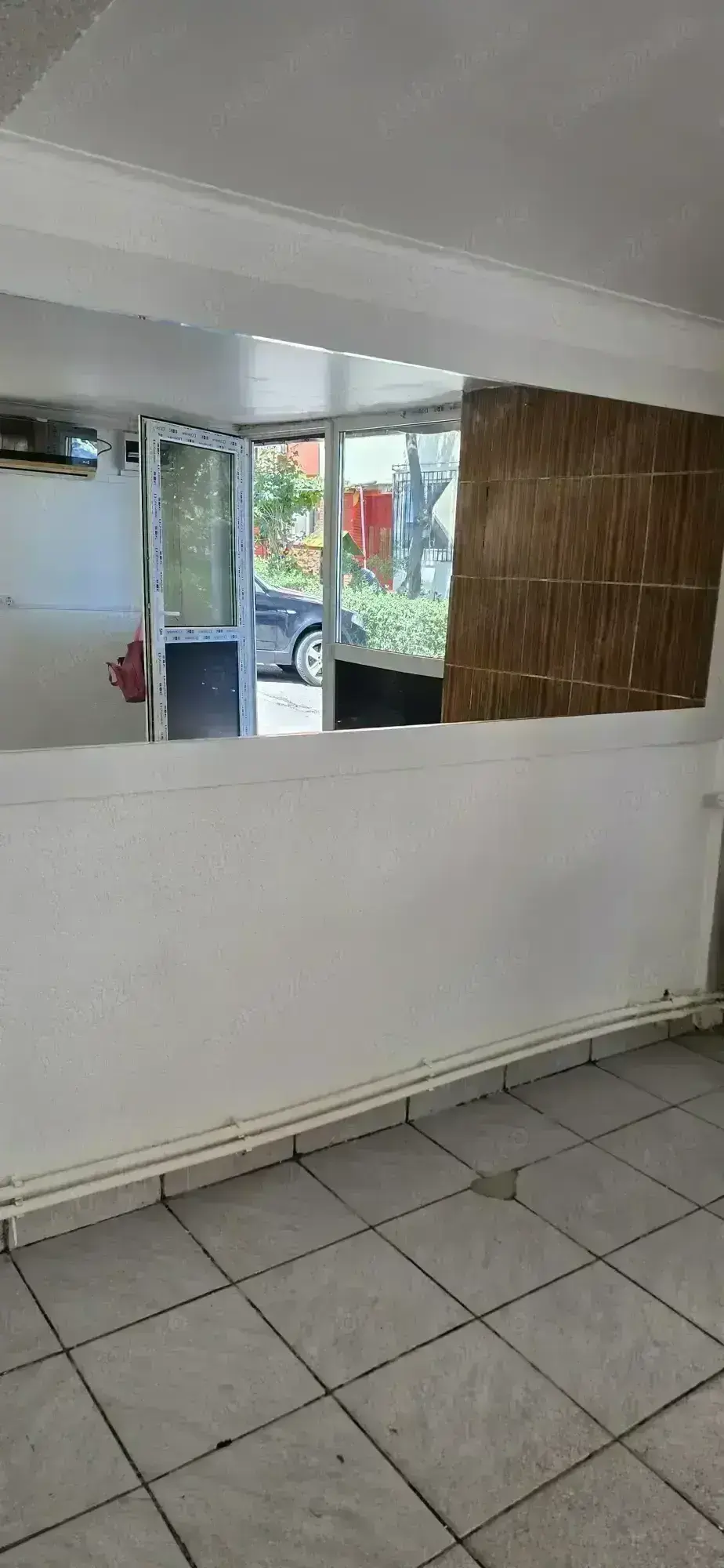 Închiriez spațiu comercial 