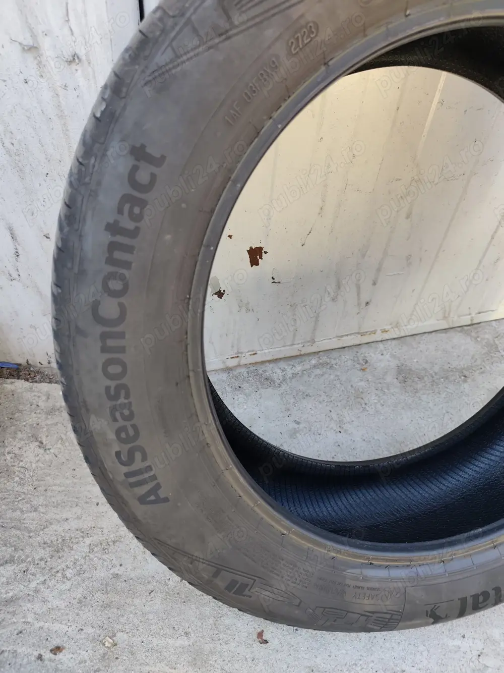 Anvelope,auto. Au parcurs circa 200 km.