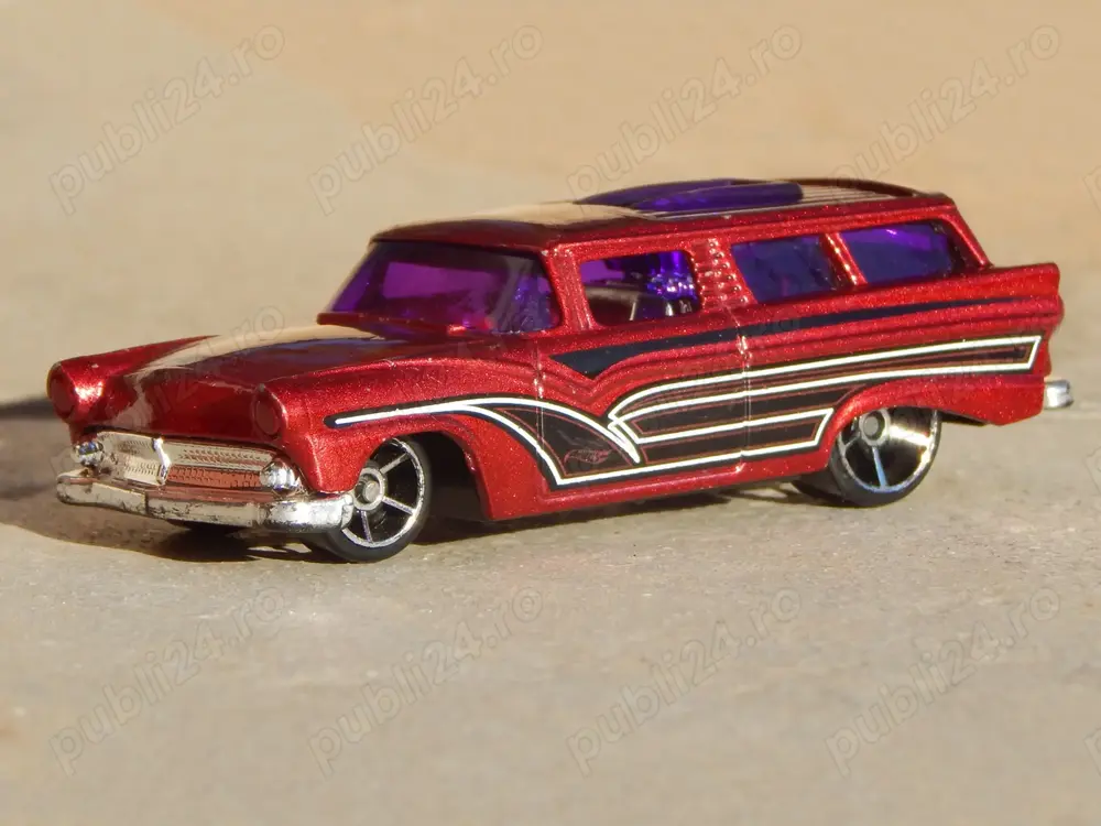 Macheta Ford Ranch Wagon 1955 Crate Hot Wheels sc 1:64 uzat