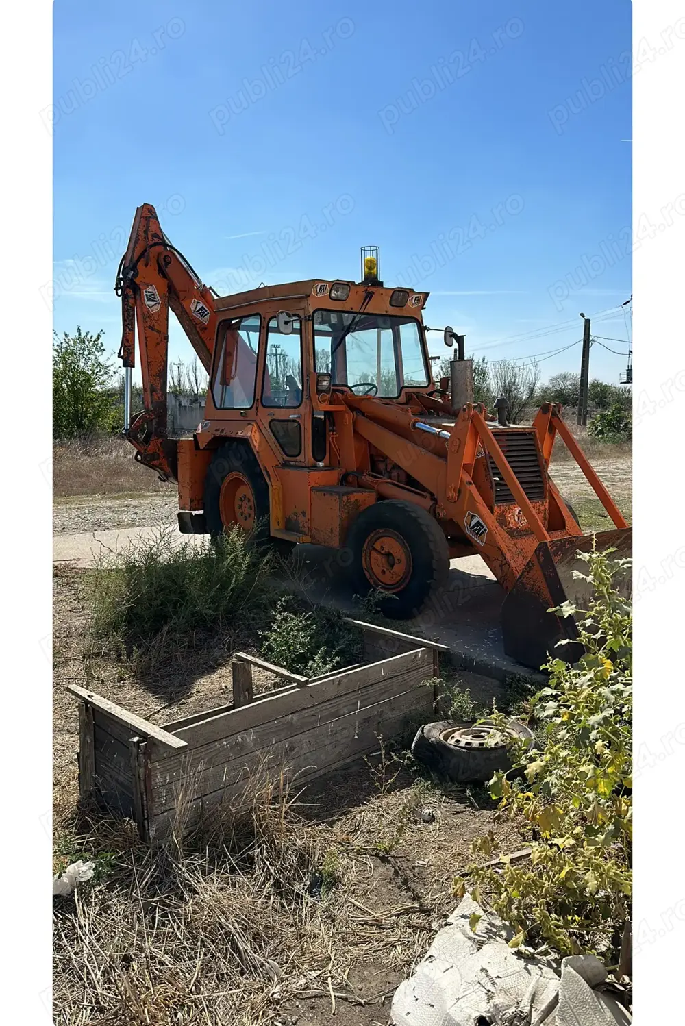 Vând  pachet utilaje agricole și buldo excavator