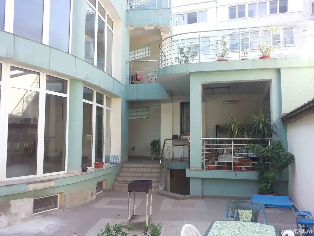 Vand imobil S+P+2E,str.Plantelor