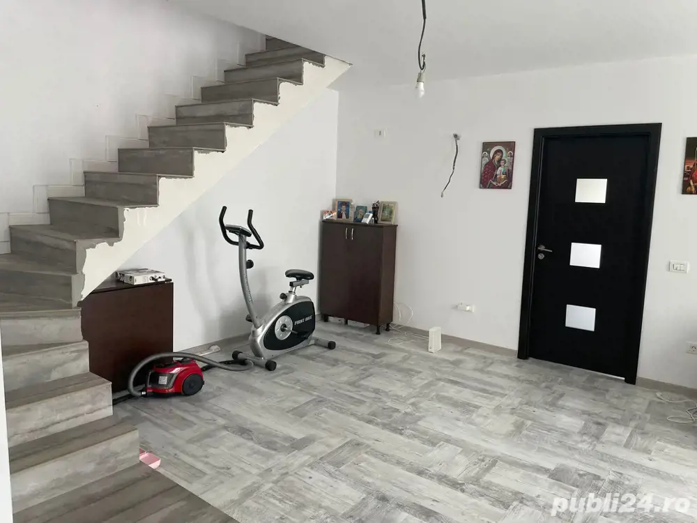 vând casă+ teren 1137 mp-parcelabil