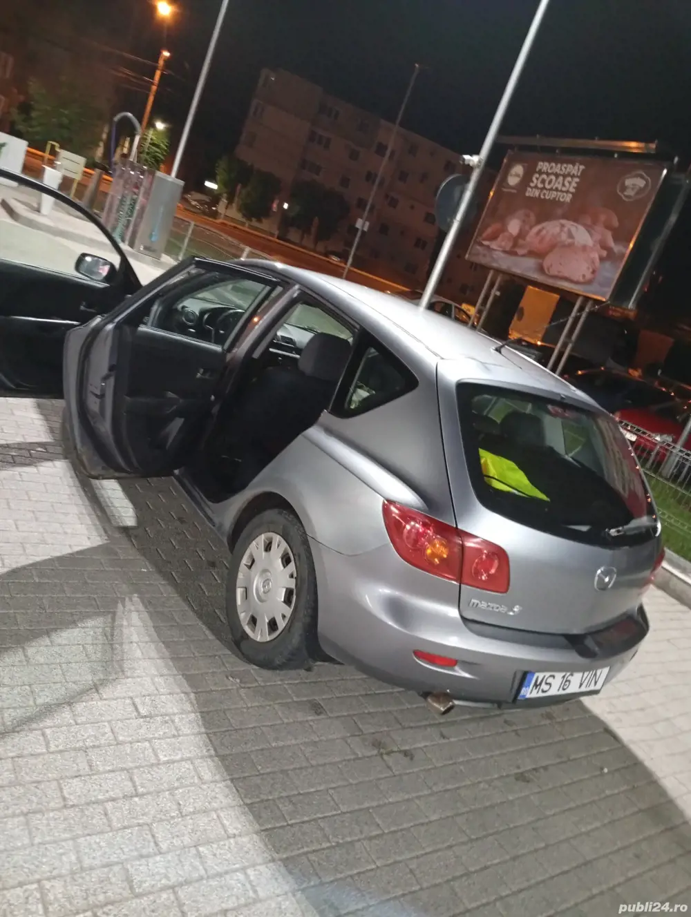auto Mazda 3 .motor1.4 benzin