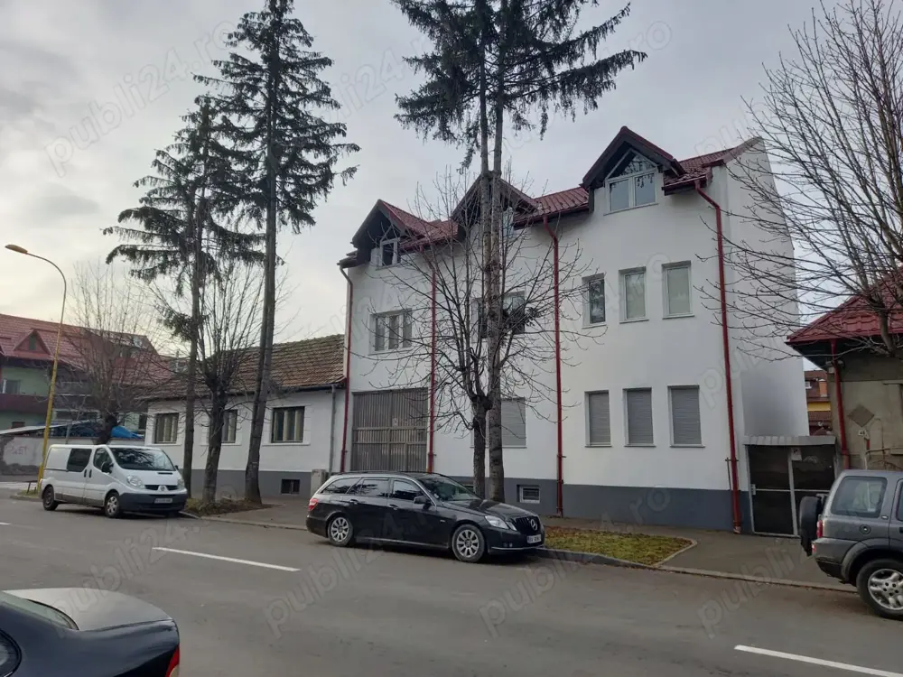 Cladire moderna 500mp cu 4 Apartamente mari, Lot 490mp, parcari, central Brasov