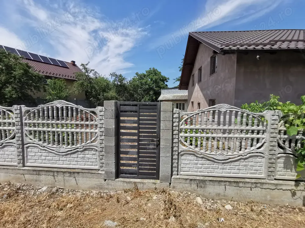 Casa de vânzare în loc Tg Trotus 