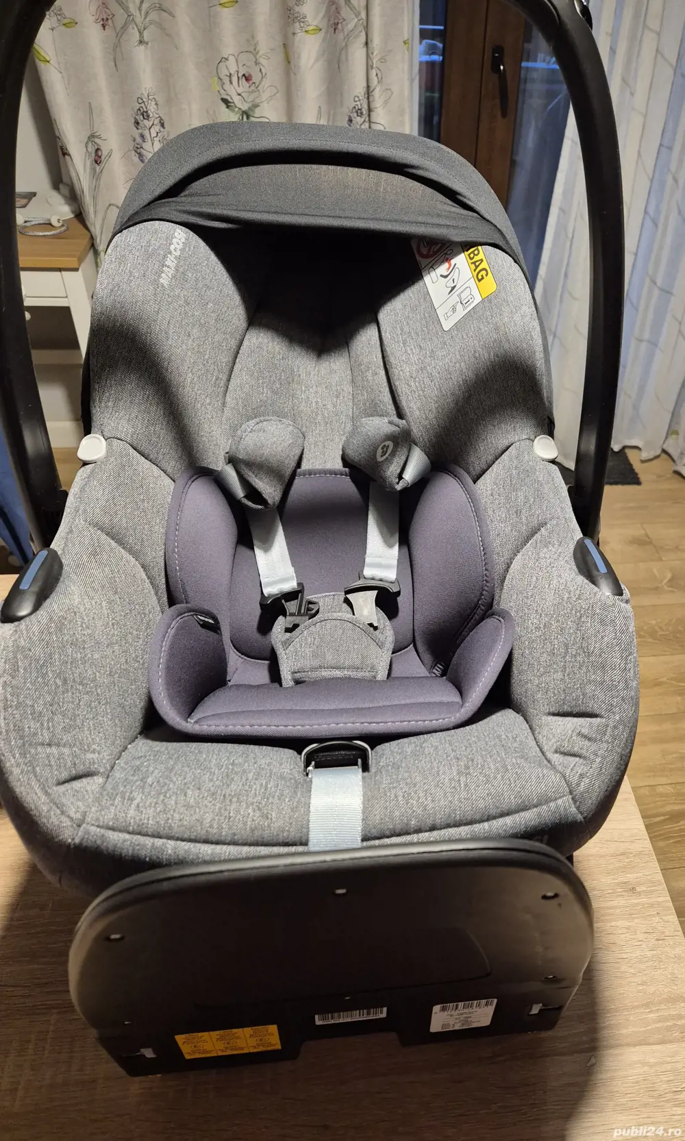 Scoica Maxi-Cosi + isofix Maxi-Cosi FamilyFix3 