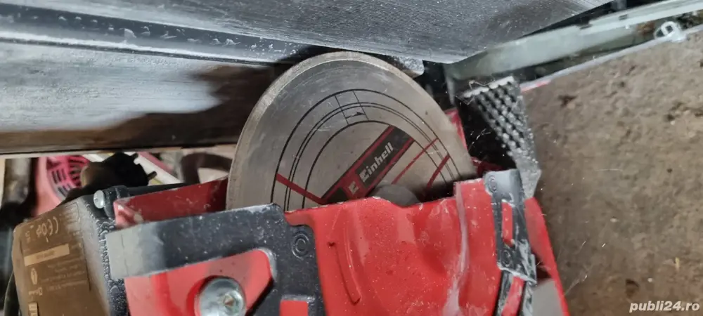 vând masină de tăiat gresie faiantă