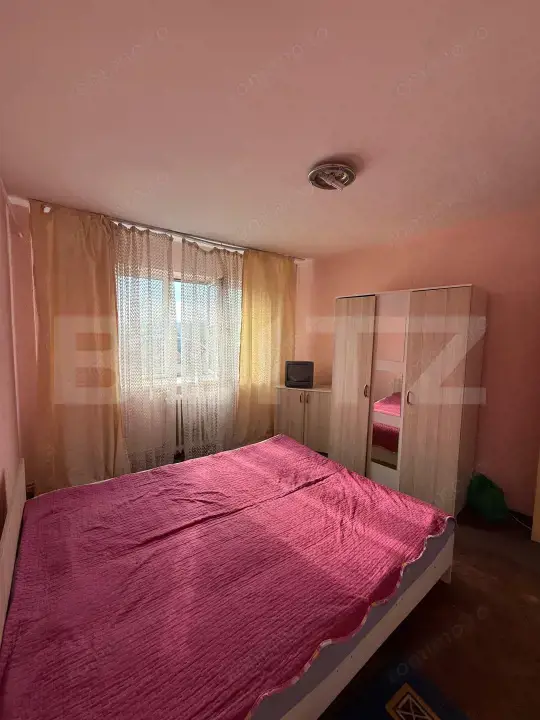 Apartament cu 3 camere, 70 mp, decomandat, Castelul de Apa Apartament cu 3 camere, 70 mp, decomandat, Castelul de Apa