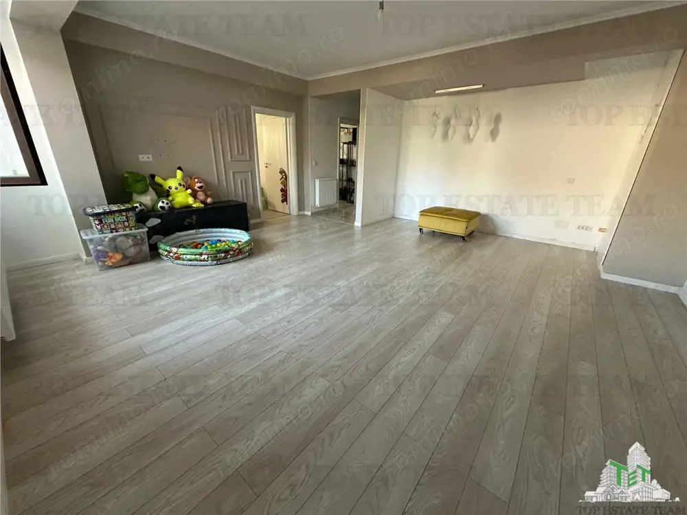 Apartament 3 camere cu terasa de vanzare in zona Parc Bazilescu