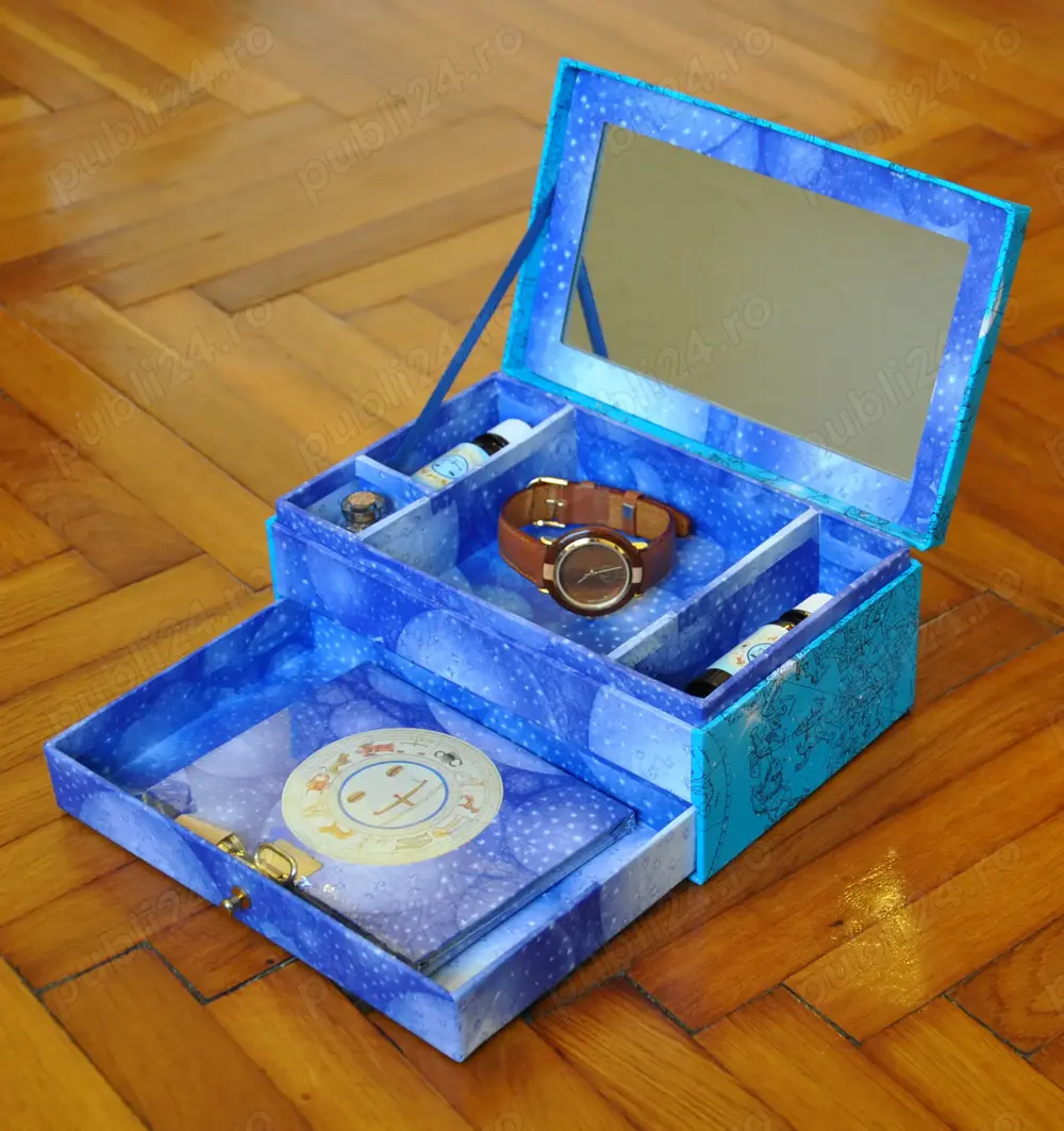 Ceas Quartz cu curea de piele in caseta cu accesorii