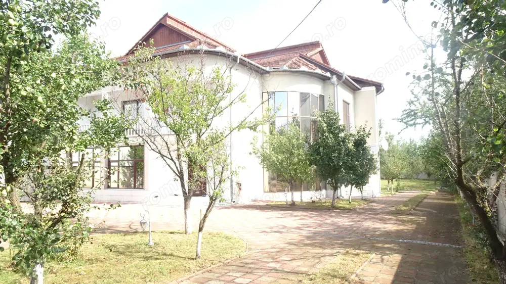 Vand casa de locuit sau pentru pensiune in Deva, zona 22 Decembrie, S+P+1+M, contructie din BCA 