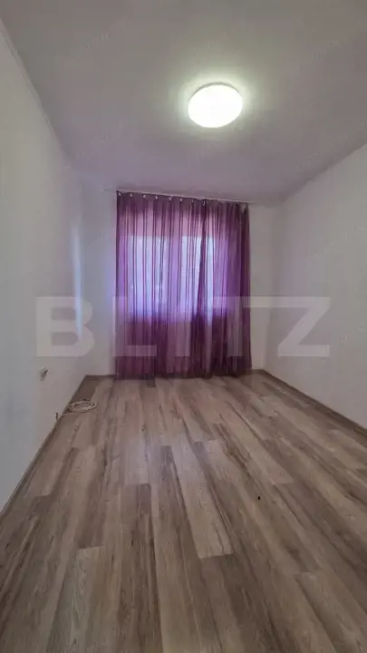 Apartament de vanzare, cu 2 camere, zona Micro 14 