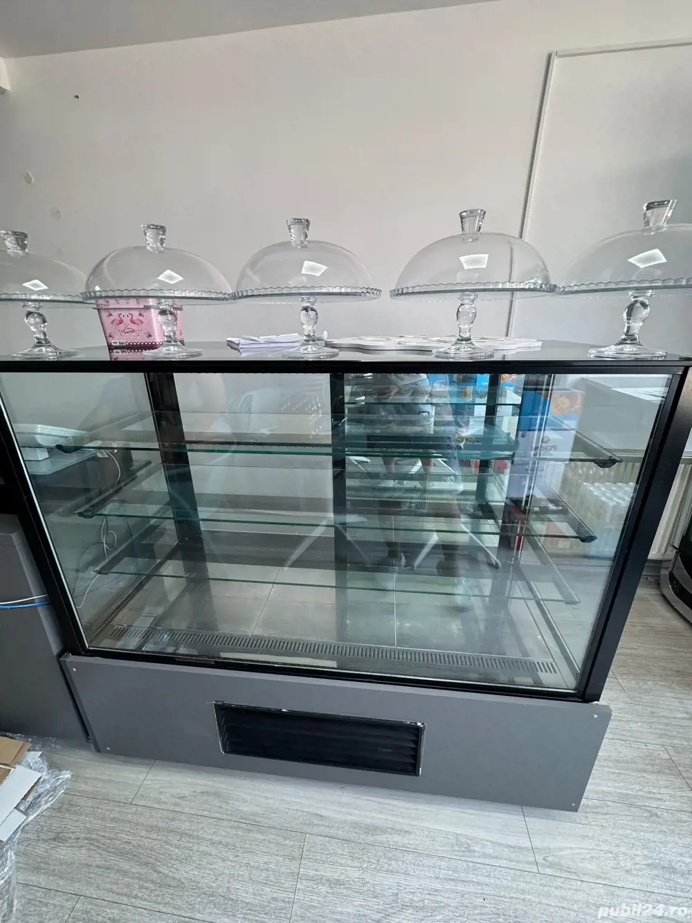 vitrine frigorifice pentru cofetărie