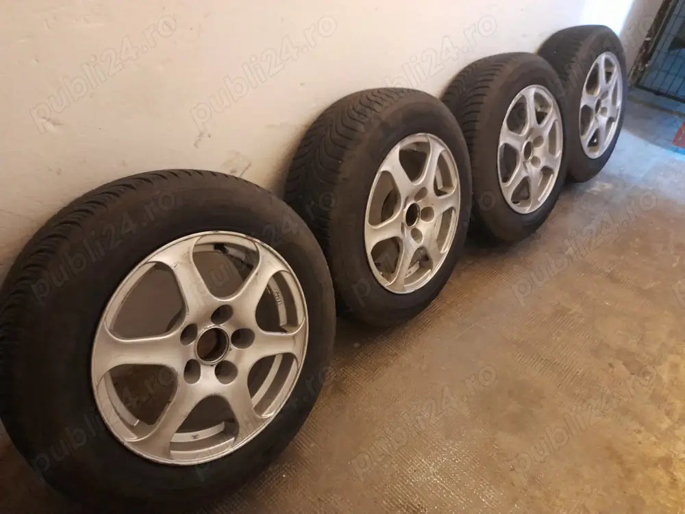 Vând anvelope all season cu jenti aliaj preț negociabil