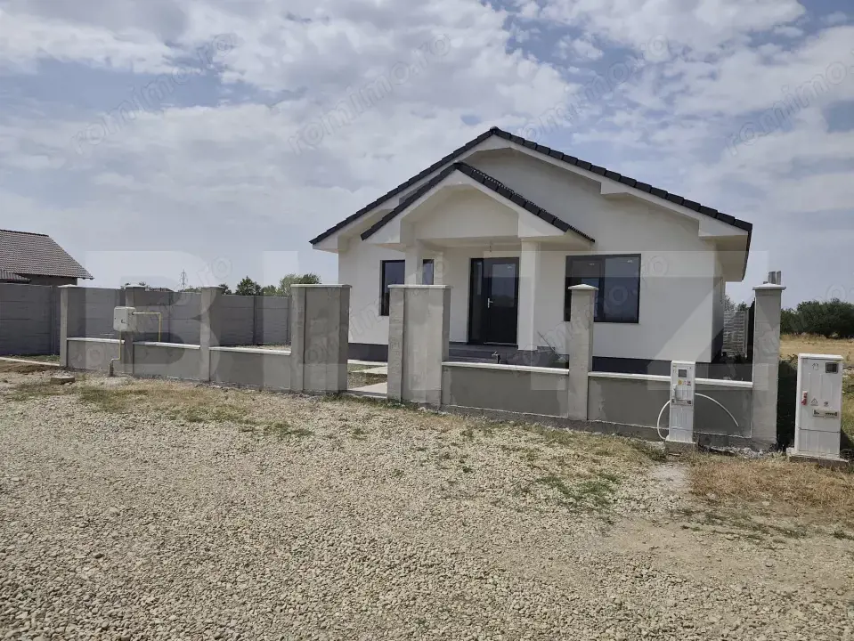 Casa finisata la cheie racordata la toate utilitatile 120 mp utili in Santandrei Casa finisata la cheie racordata la toate utilitatile 120 mp utili in Santandrei