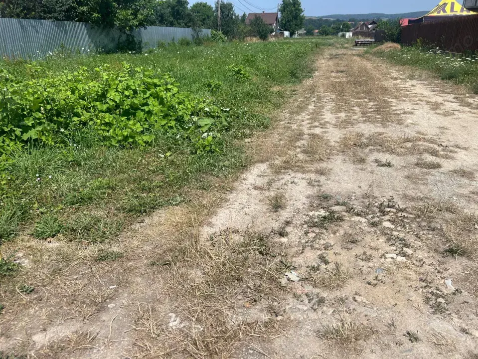 Teren Intravilan, 2900 mp, 2 fronturi, zona Motel Gilau!