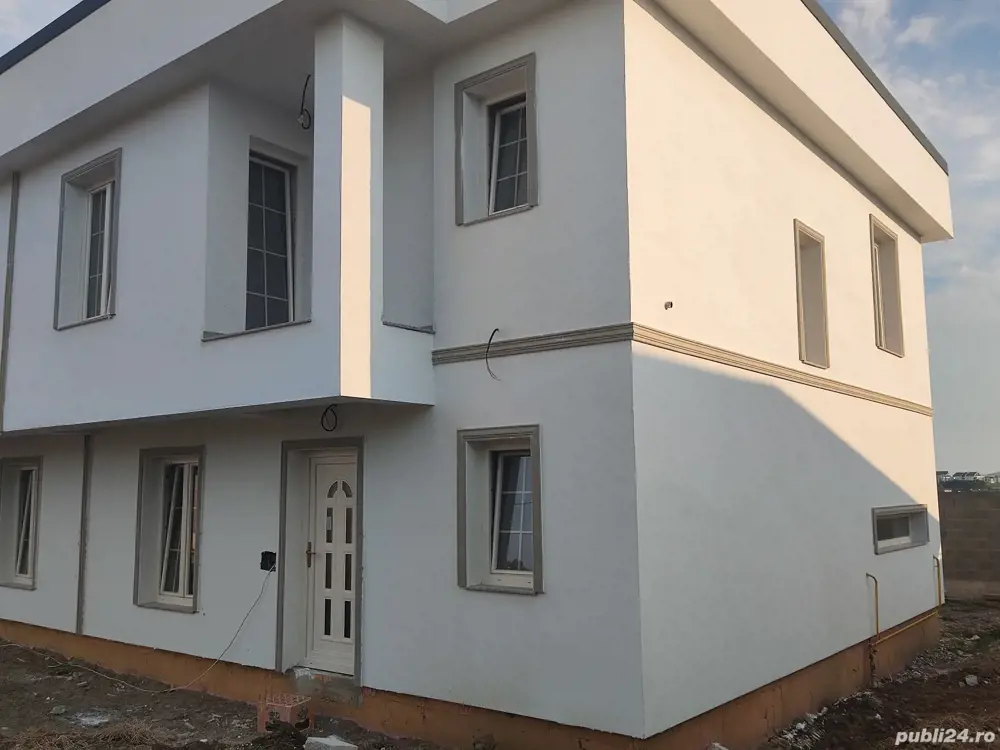 Casa partier si etaj