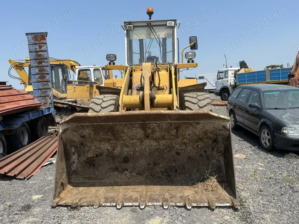 Vand sau schimb Incarcator frontal Liebherr L538