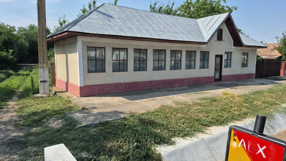 Casa cu spatiu comercial si livada de vanzare - Crangu - Teleorman