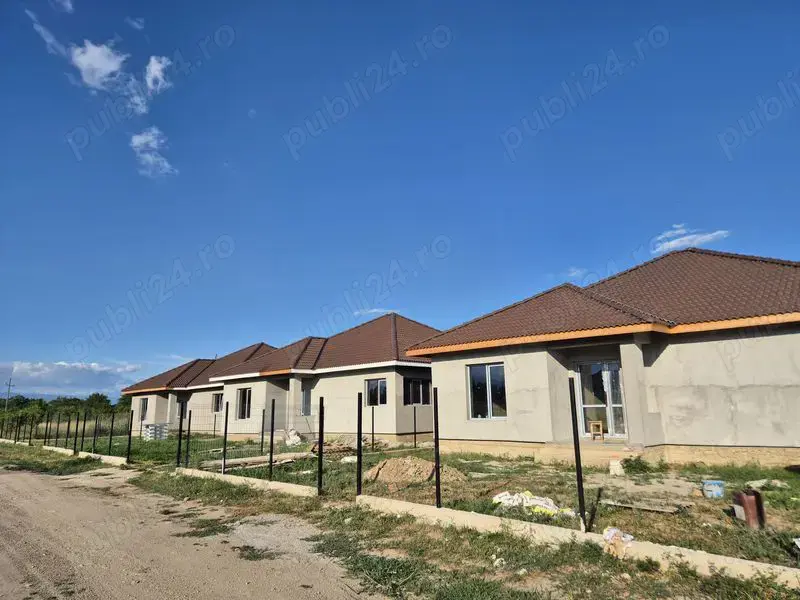 NEW! Casa de vanzare (LA CHEIE), strada Dumbrava