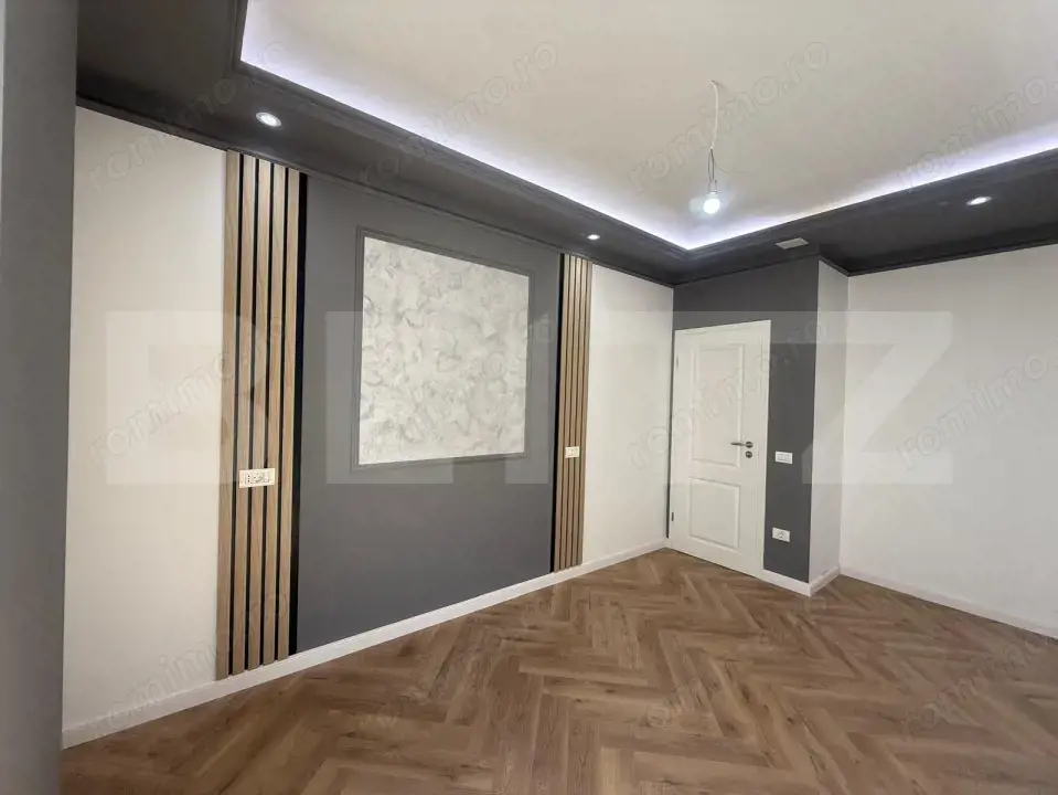 Apartament de vânzare, cu 3 camere, 55 mp, zona Torontalului  