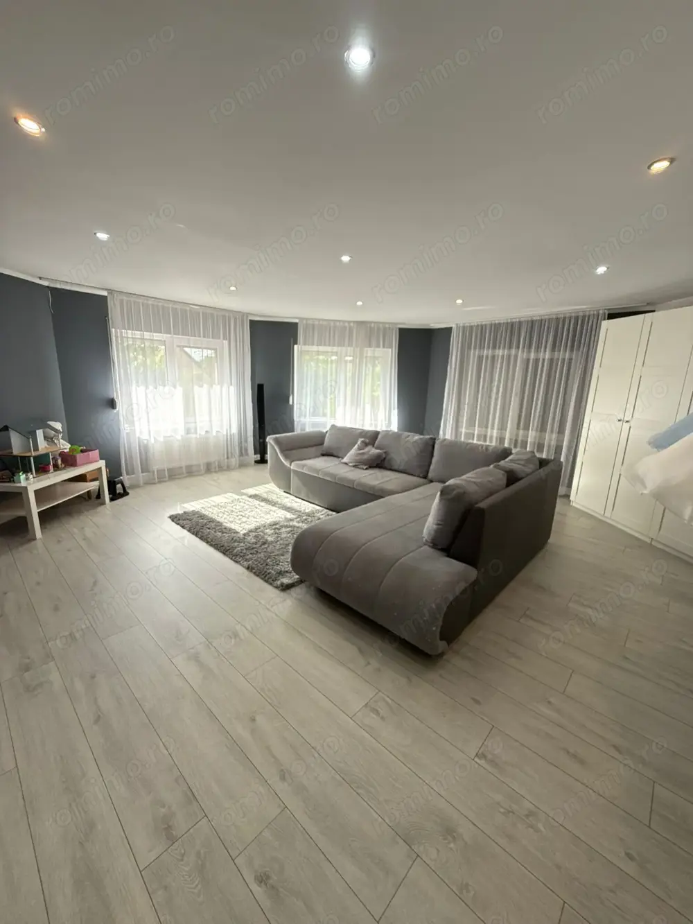 Casa individuala cu 8 camere teren de 832 mp zona Girocului