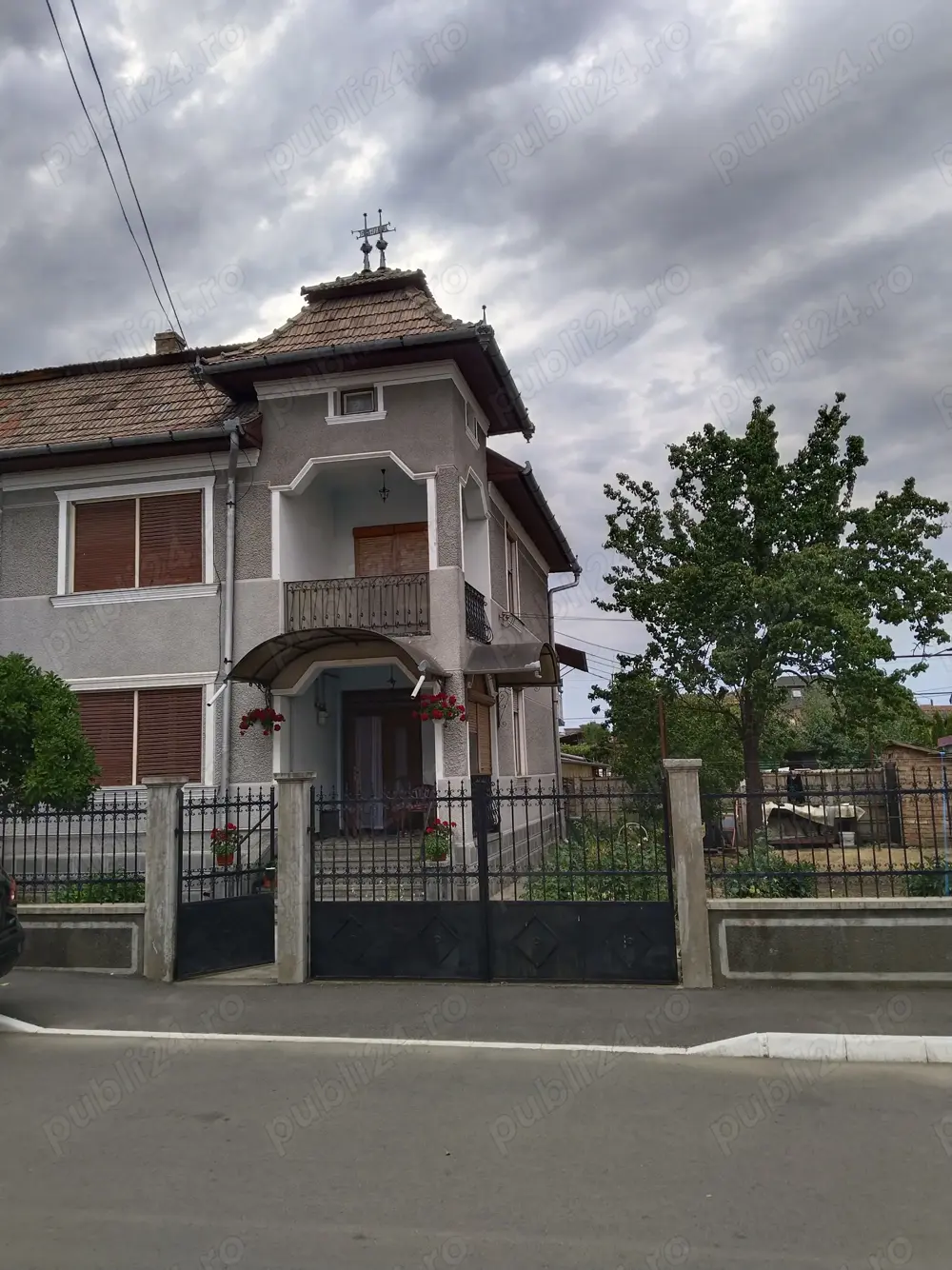 Casă de vânzare  Casă de vânzare