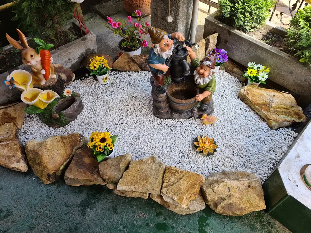 teren loc de casa ,str ciocarlia  zona melody , front 34 de metrii