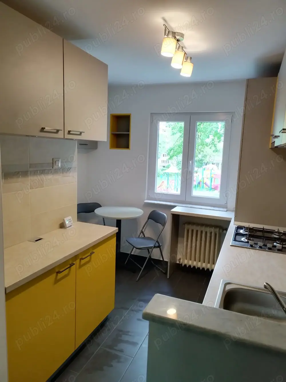 Vând apartament 3 camere