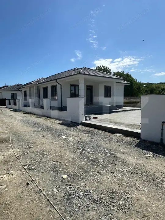 Casă modernă pe un singur nivel, 118 mp utili, în cea mai bună zonă a orașului.