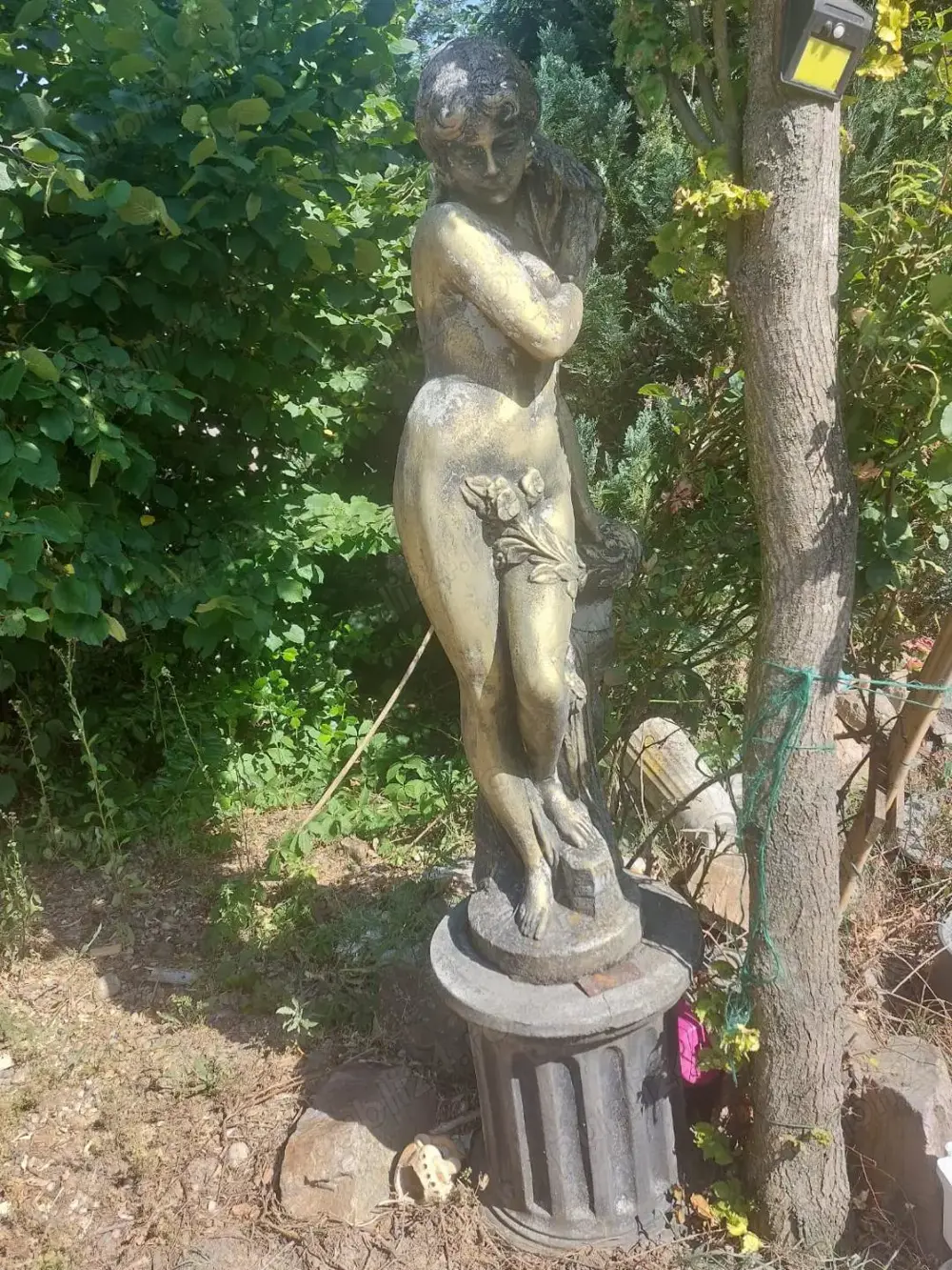 Statui si fantani vintage din compozit marmora si granit