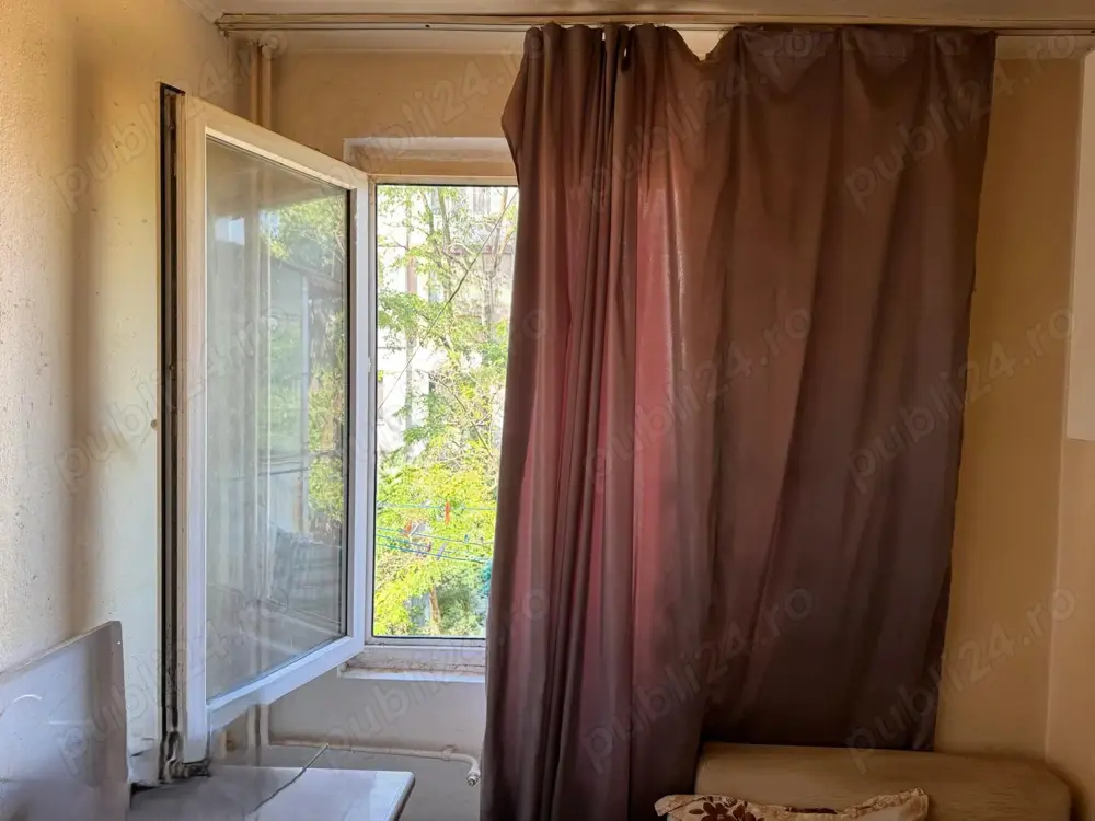 11.500 Euro Garsonieră de vânzare   Micro 19, etaj 2 4 