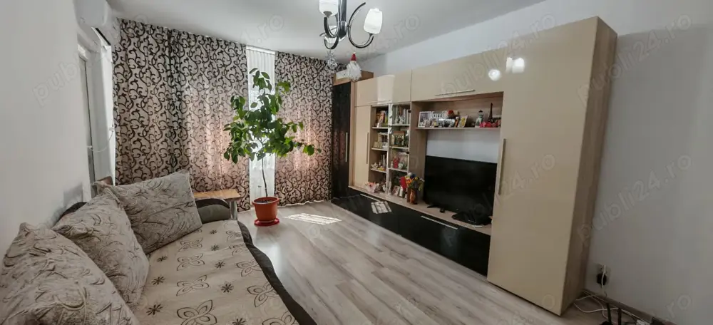 Apartament cu 3 camere de vânzare   Siderurgiștilor Vest
