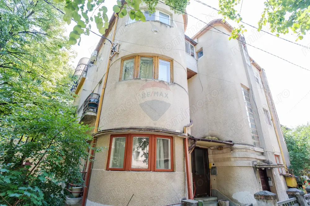 Apartament cu 4 camere de vânzare în zona Piața Unirii